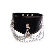 Ошейник украшенный цепочками
