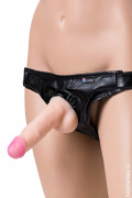 Страпон с двумя насадками на трусиках с открытой попкой