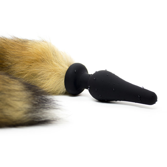 Рыжий анальный хвостик