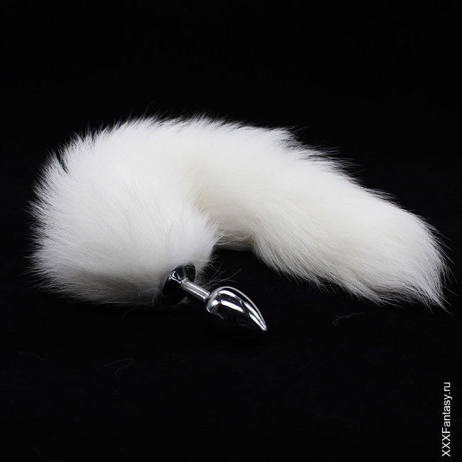 Большая металлическая пробка с белым хвостом