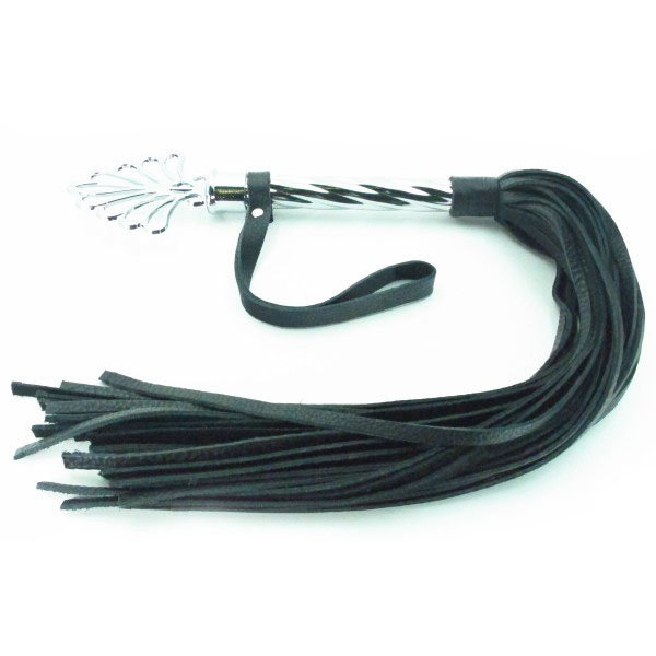 Плетка из длинных кожаных ремешков