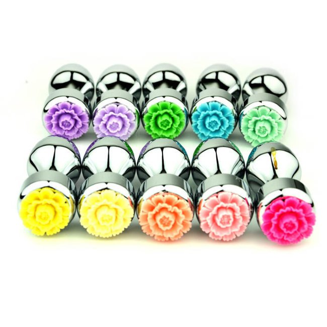 Маленькая анальная втулка с украшением в виде цветка Маленькая анальная втулка с украшением в виде цветка