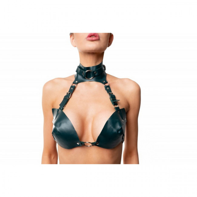 Роскошная сбруя на женскую грудь