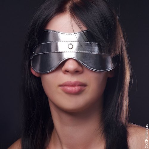 Закрытая маска на глаза Закрытая маска на глаза