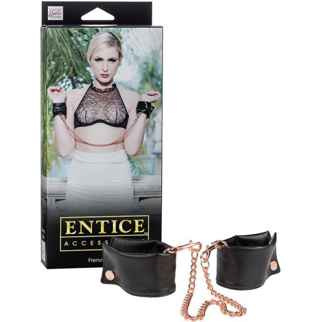 Наручники с мягкой подкладой и золотистой цепью