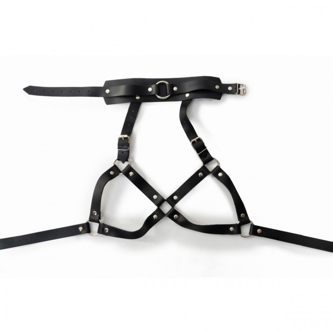 Эффектная портупея на женскую грудь