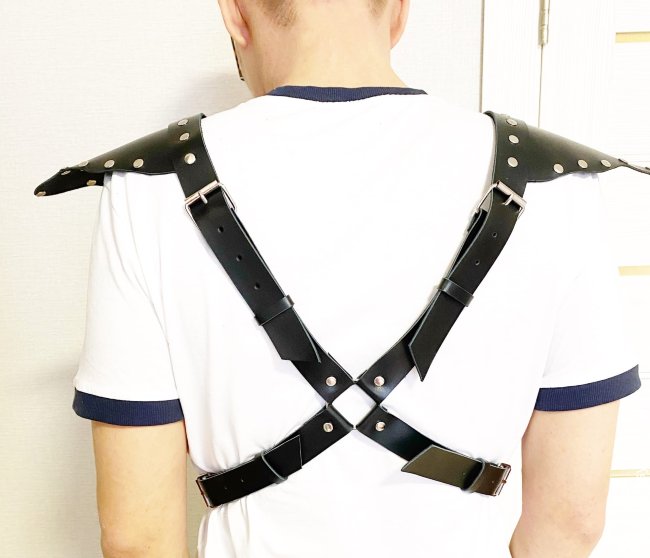 Брутальная мужская портупея с эполетами