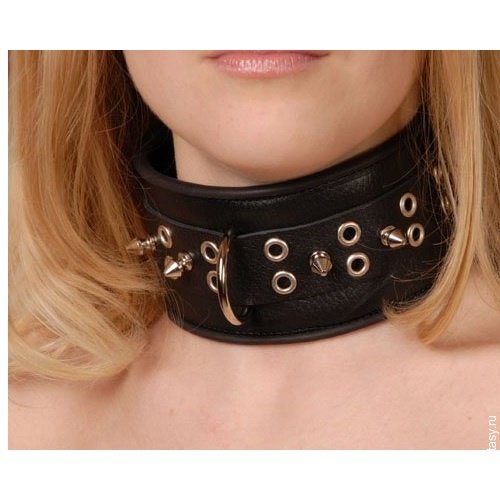 Широкий кожаный ошейник с шипами Широкий кожаный ошейник с шипами
