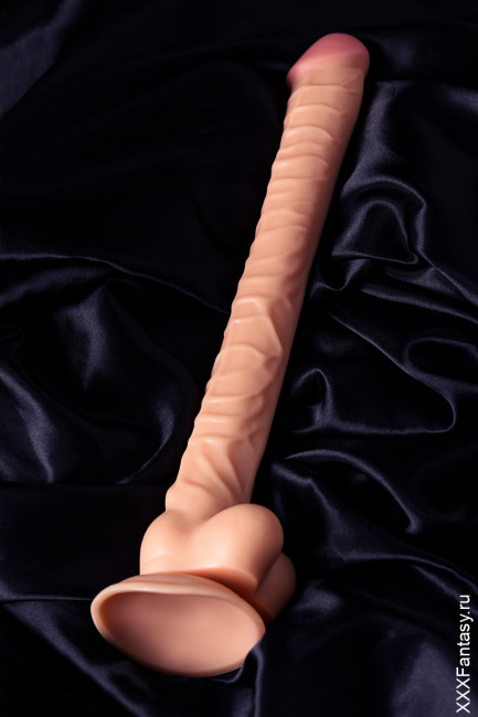 Реалистичный супер длинный фаллоимитатор