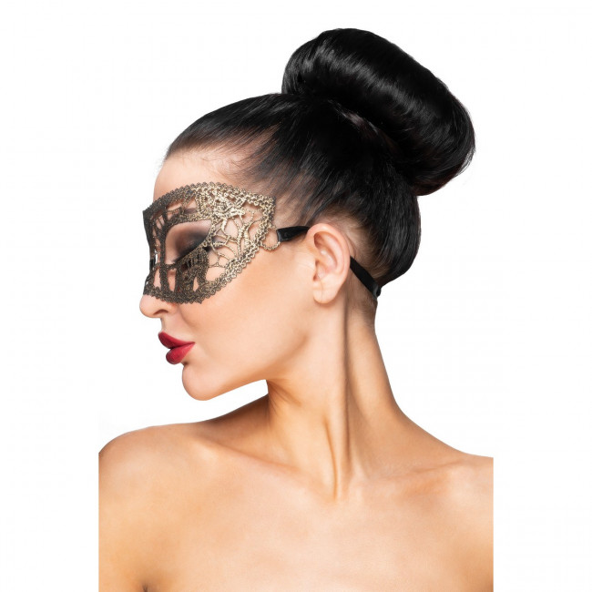 Кружевная карнавальная маска с атласными лентами