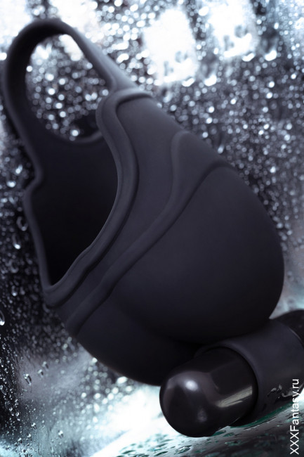 Чехол для мошонки с эрекционным кольцом и вибрацией