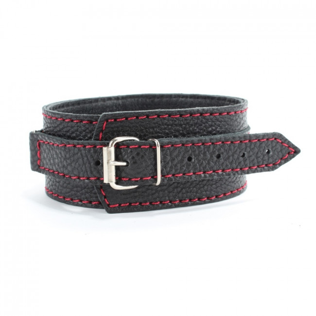 Кожаный ошейник с шипами