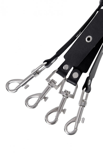 Крестик с карабинами для фиксации рук и ног