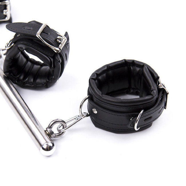 Металлическая штанга с креплением для рук и ног Металлическая штанга с креплением для рук и ног