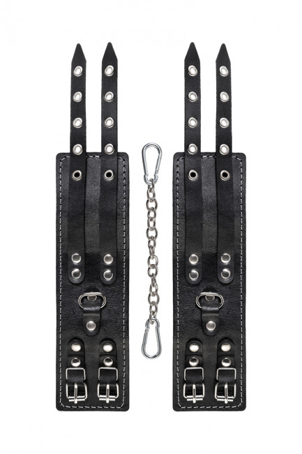 Оковы с двумя ремнями и красной подкладкой