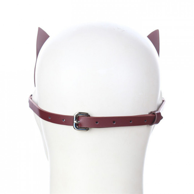 Женская маска кошки