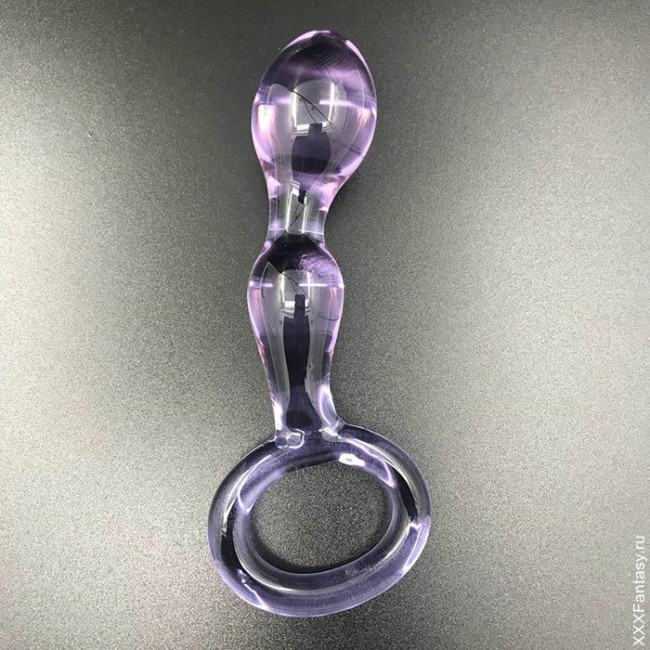 Нереалистичный фаллоимитатор с кольцом держателем