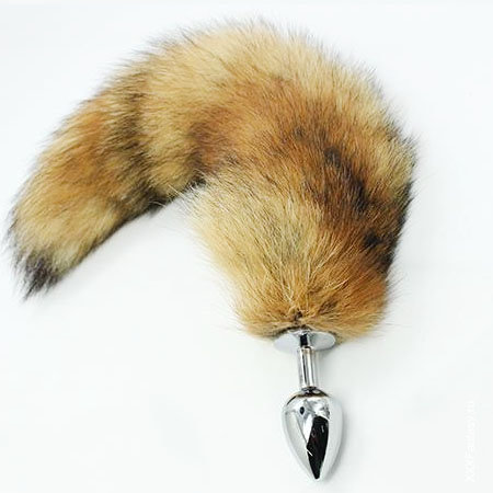 Металлическая пробка с лисьим хвостом
