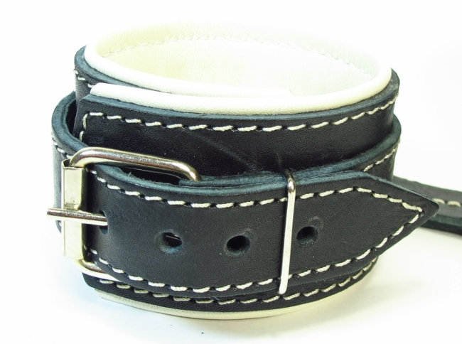 Наручники с цветной подкладкой Наручники с цветной подкладкой