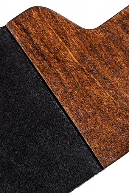 Падл деревянной ручкой и кожаным покрытием Падл деревянной ручкой и кожаным покрытием